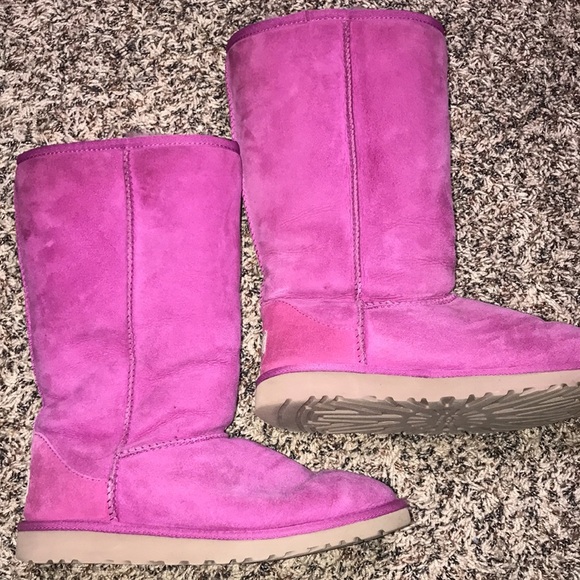 🪬STEAL ALERT 🚨 UGGS Hot Pink Size 6 Mid Rise Boots Excellent Used Condition! - Picture 3 of 9